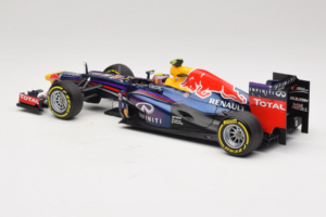 Red Bull RB9 Renault #2 M. Webber Infiniti Red Bull Racing Showcar 2013 Minichamps 1:18 110130072 Metalas - nuotrauka 5 iš 6