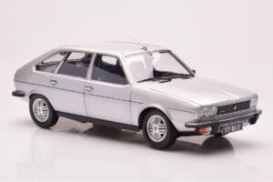 Renault 30 TX Sidabrinis Norev 1:18 185272 Metalas - nuotrauka 6 iš 8