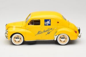 Renault 4CV Michelin Yellow Solido 1:18 82002 Metalas - nuotrauka 3 iš 6