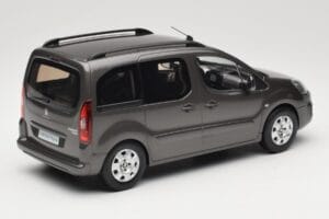 Renault Juvaquatre Break 300 kg Dramblio Kaulo Norev 1:18 185260 Metalas - nuotrauka 2 iš 6