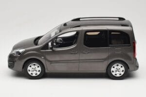 Renault Juvaquatre Break 300 kg Dramblio Kaulo Norev 1:18 185260 Metalas - nuotrauka 3 iš 6