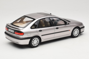 Renault Laguna V6 3.0 Baccara Opal Grey Otto 1:18 OT1185 Derva - nuotrauka 2 iš 6