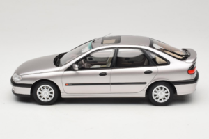Renault Laguna V6 3.0 Baccara Opal Grey Otto 1:18 OT1185 Derva - nuotrauka 3 iš 6