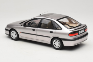 Renault Laguna V6 3.0 Baccara Opal Grey Otto 1:18 OT1185 Derva - nuotrauka 5 iš 6
