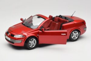 Renault Megane Mk1 CC Raudonas Solido 1:18 8152 Metalas - nuotrauka 2 iš 8