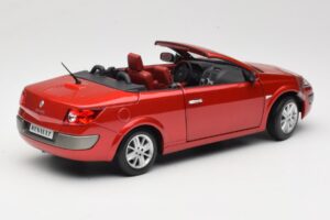 Renault Megane Mk1 CC Raudonas Solido 1:18 8152 Metalas - nuotrauka 3 iš 8