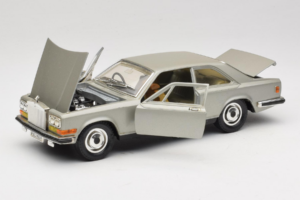 Rolls-Royce Camargue Sidabrinis Diamond Edition Bburago 1:18 3001-M3 Metalas - nuotrauka 2 iš 8