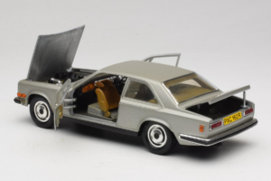Rolls-Royce Camargue Sidabrinis Diamond Edition Bburago 1:18 3001-M3 Metalas - nuotrauka 5 iš 8