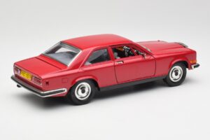 Rolls-Royce Camargue Raudonas Bburago 1:22 3001 Metalas - nuotrauka 3 iš 8