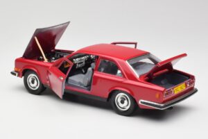 Rolls-Royce Camargue Raudonas Bburago 1:22 3001 Metalas - nuotrauka 5 iš 8