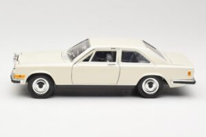 Rolls-Royce Camargue Baltas Bburago 1:22 3001-M1 Metalas - nuotrauka 4 iš 8
