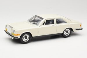 Rolls-Royce Camargue Baltas Bburago 1:22 3001-M1 Metalas