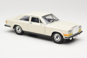 Rolls-Royce Camargue Baltas Bburago 1:22 3001-M1 Metalas - nuotrauka 6 iš 8