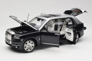 Rolls-Royce Cullinan Juodas & Sidabrinis OEM 1:18 ROLLS001 Metalas - nuotrauka 2 iš 8