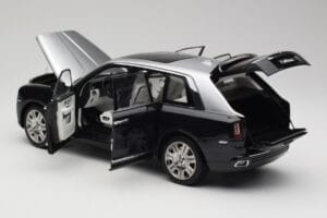 Rolls-Royce Cullinan Juodas & Sidabrinis OEM 1:18 ROLLS001 Metalas - nuotrauka 5 iš 8