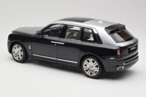 Rolls-Royce Cullinan Juodas & Sidabrinis OEM 1:18 ROLLS001 Metalas - nuotrauka 7 iš 8