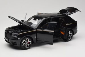 Rolls-Royce Cullinan Juodas Su Gold Coachline & Shadow Wheels OEM 1:18 028-15A Metalas - nuotrauka 2 iš 8