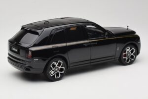 Rolls-Royce Cullinan Juodas Su Gold Coachline & Shadow Wheels OEM 1:18 028-15A Metalas - nuotrauka 3 iš 8