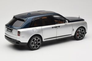 Rolls-Royce Cullinan Mėlynas & Sidabras Dviejų Spalvų OEM 1:18 028-16B Metalas - nuotrauka 3 iš 8