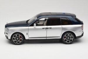 Rolls-Royce Cullinan Mėlynas & Sidabras Dviejų Spalvų OEM 1:18 028-16B Metalas - nuotrauka 4 iš 8