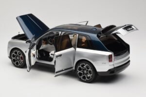 Rolls-Royce Cullinan Mėlynas & Sidabras Dviejų Spalvų OEM 1:18 028-16B Metalas - nuotrauka 5 iš 8