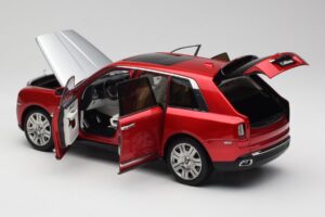Rolls-Royce Cullinan Raudonas Su Shadow Wheels OEM 1:18 028-18A Metalas - nuotrauka 5 iš 8
