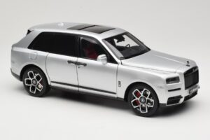 Rolls-Royce Cullinan Sidabrinis Su Shadow Wheels OEM 1:18 028-16A Metalas - nuotrauka 6 iš 8
