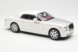 Rolls-Royce Phantom Coupe English Baltas Sidabrinis Kyosho 1:18 08861EW Metalas - nuotrauka 6 iš 8