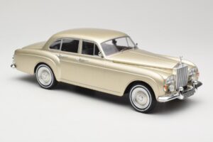 Rolls-Royce Silver Cloud III Flying Spur H.J. Mulliner Auksinis MCG 1:18 MCG18058 Metalas - nuotrauka 4 iš 6