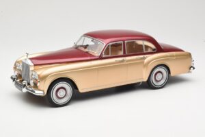 Rolls-Royce Silver Cloud III Flying Spur H.J. Mulliner Raudonas & Auksinis MCG 1:18 MCG18132 Metalas
