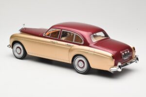 Rolls-Royce Silver Cloud III Flying Spur H.J. Mulliner Raudonas & Auksinis MCG 1:18 MCG18132 Metalas - nuotrauka 5 iš 6