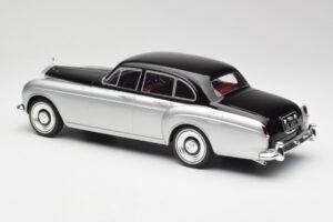 Rolls-Royce Silver Cloud III Mulliner Sidabrinis & Juodas MCG 1:18 MCG18128 Metalas - nuotrauka 5 iš 6