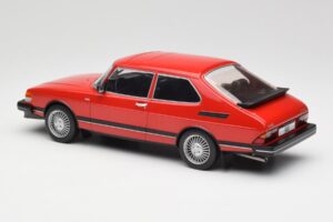 Saab 900 GL Raudonas MCG 1:18 MCG18340 Metalas - nuotrauka 4 iš 6