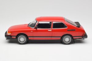 Saab 900 GL Raudonas MCG 1:18 MCG18340 Metalas - nuotrauka 5 iš 6