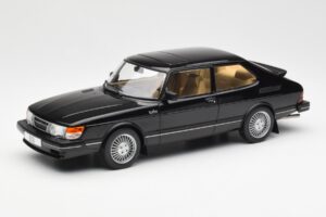 Saab 900 Turbo Juodas MCG 1:18 MCG18338 Metalas