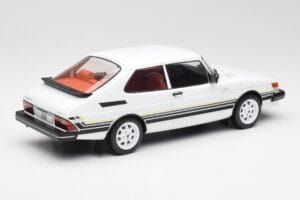 Saab 900 Turbo Baltas MCG 1:18 MCG18339 Metalas - nuotrauka 2 iš 6