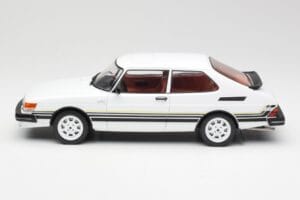 Saab 900 Turbo Baltas MCG 1:18 MCG18339 Metalas - nuotrauka 3 iš 6