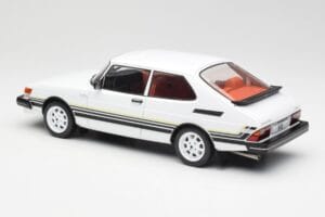 Saab 900 Turbo Baltas MCG 1:18 MCG18339 Metalas - nuotrauka 5 iš 6