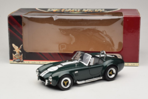 Shelby Cobra 427 S/C Tamsiai Žalias Baltos Juostos Road Signature 1:18 92058-P1 Metalas - nuotrauka 8 iš 8