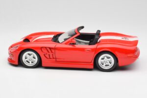 Shelby Series 1 Kabrioletas Raudonas Bburago 1:18 3353 Metalas - nuotrauka 4 iš 8