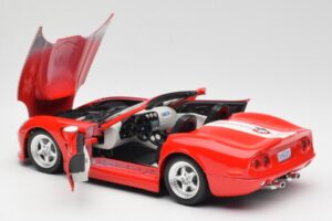 Shelby Series 1 Kabrioletas Raudonas Bburago 1:18 3353 Metalas - nuotrauka 5 iš 8