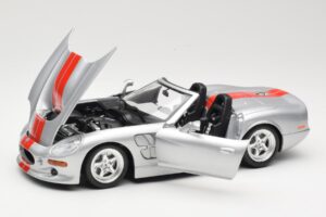 Shelby Series 1 Sidabrinis Bburago 1:18 3323 Metalas - nuotrauka 2 iš 8