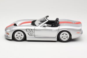 Shelby Series 1 Sidabrinis Bburago 1:18 3323 Metalas - nuotrauka 4 iš 8