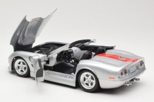Shelby Series 1 Sidabrinis Bburago 1:18 3323 Metalas - nuotrauka 5 iš 8