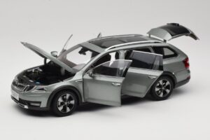 Skoda Octavia Mk4 Combi Žalias Paudi Model 1:18 ZMR000005GRU Metalas - nuotrauka 2 iš 8