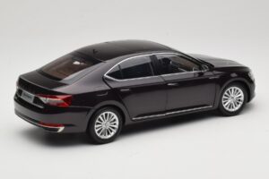 Skoda Superb Mk3 Juodas Paudi Model 1:18 ZSS000006BLA Metalas - nuotrauka 3 iš 8