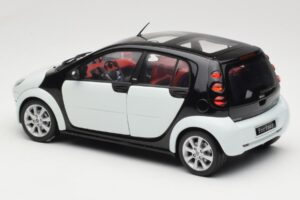 Smart Forfour Baltas Kyosho 1:18 0019141V001C01Q00 Metalas - nuotrauka 7 iš 8