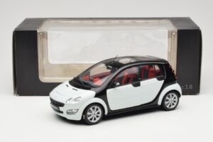 Smart Forfour Baltas Kyosho 1:18 0019141V001C01Q00 Metalas - nuotrauka 8 iš 8
