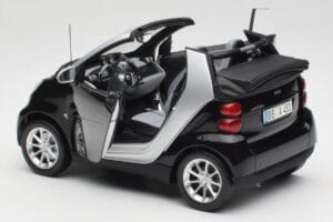 Smart Fortwo Kabrioletas W451 Juodas & Sidabrinis Minichamps 1:18 Q0022566V001C18Q00 Metalas - nuotrauka 5 iš 8