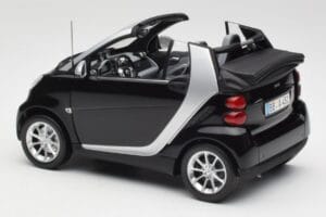 Smart Fortwo Kabrioletas W451 Juodas & Sidabrinis Minichamps 1:18 Q0022566V001C18Q00 Metalas - nuotrauka 7 iš 8